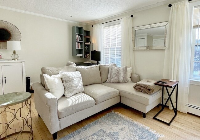 Building Photo - 4 Derne St