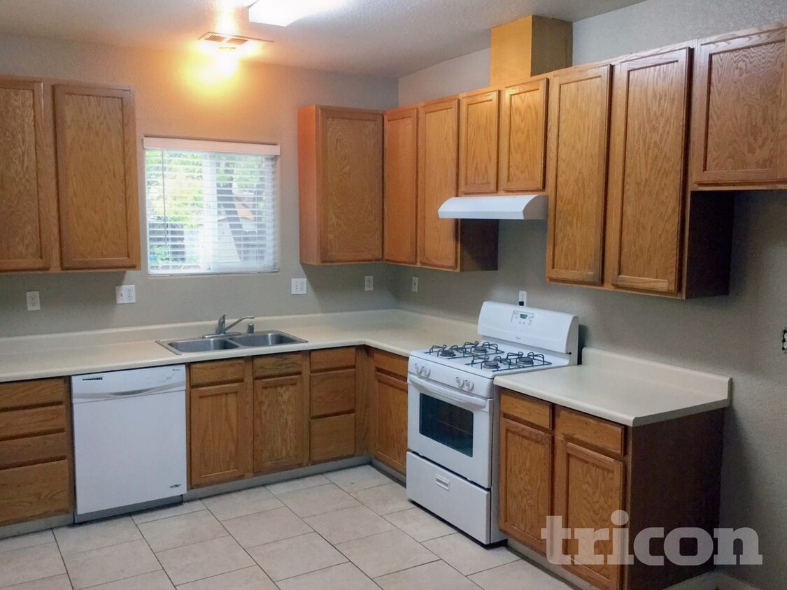 Building Photo - 109 Rosemont Ave