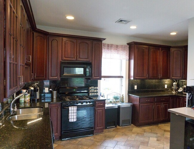 Foto del edificio - 938-940-940 Dorchester Ave