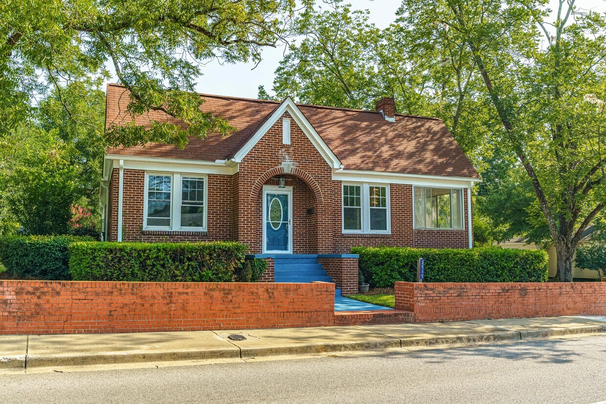 Primary Photo - 3515 Rosewood Dr