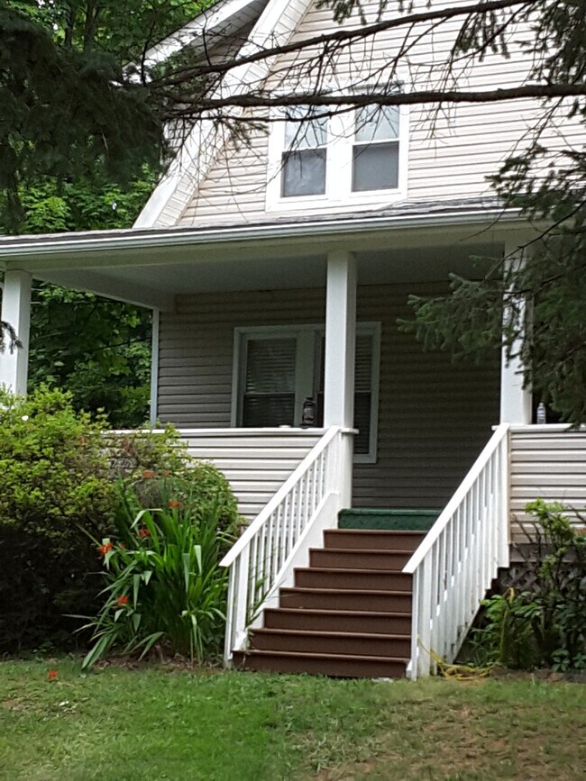 Foto del edificio - 61 Hillcrest Blvd