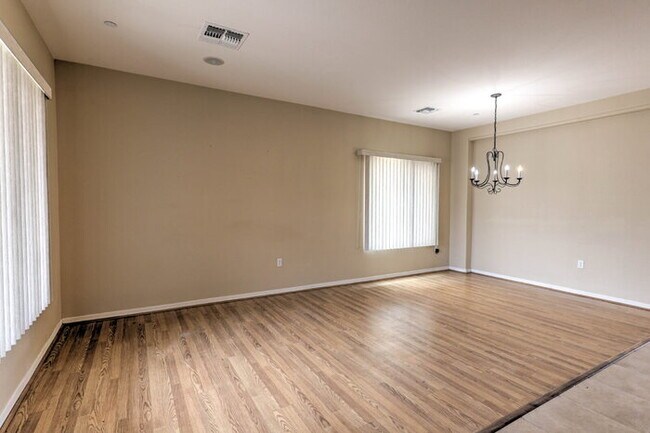Building Photo - Rancho Sahuarita 5-Bed with 3.5 Baths 3187 Sq Ft