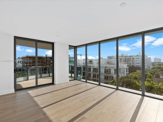 Foto del edificio - 9901 W Bay Harbor Dr