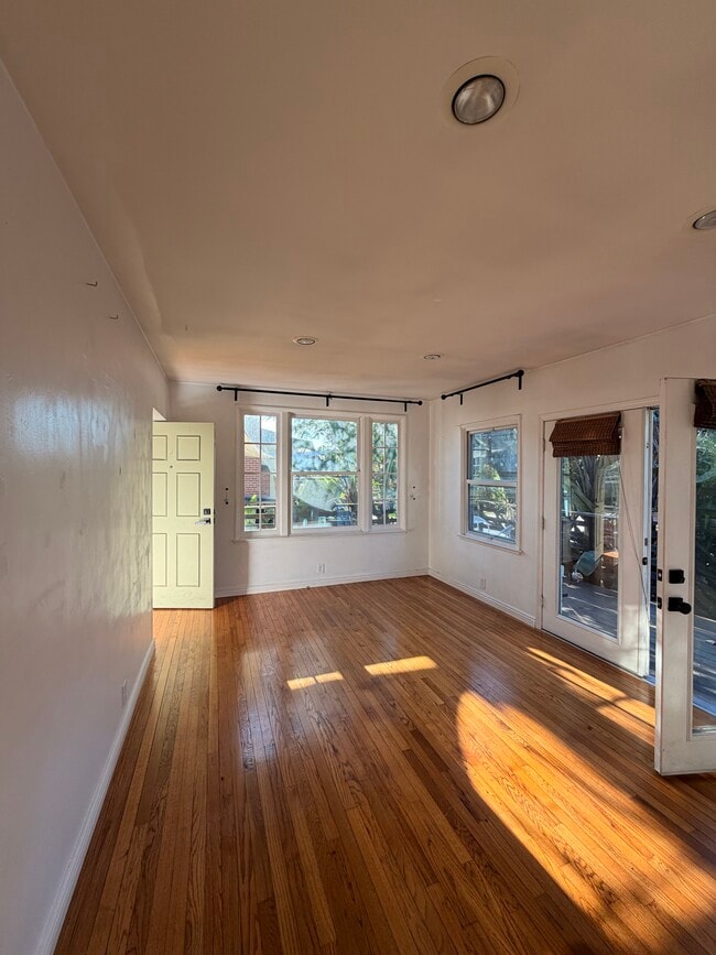 Building Photo - 6632 W 87th St