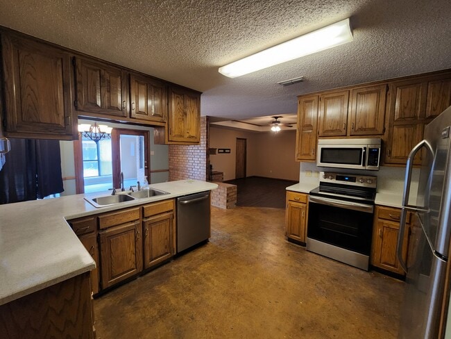 Kitchen - 6031 73rd St