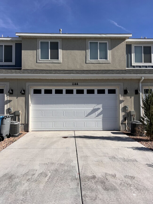 Foto del edificio - 1144 W Summit Ridge Pky