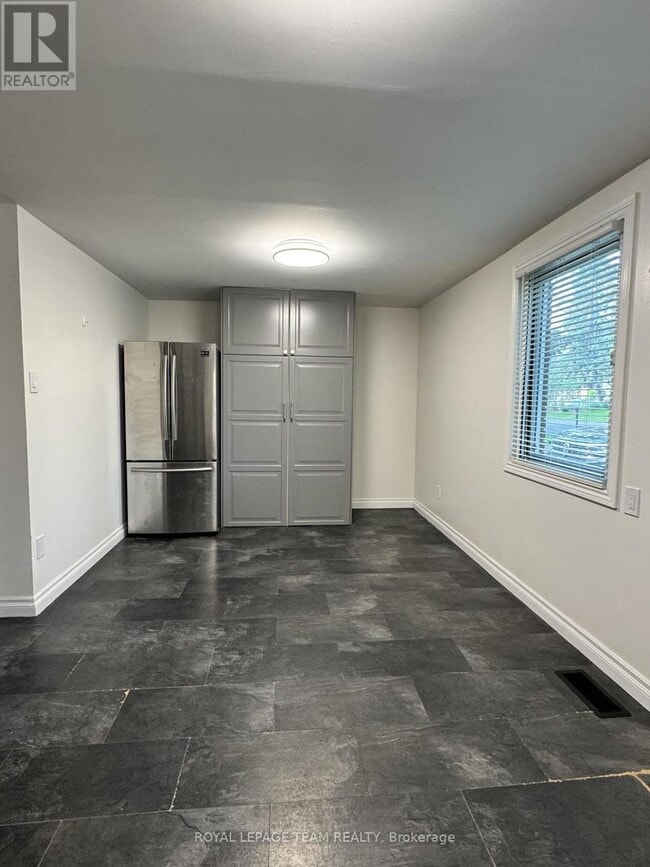 Building Photo - 145 Penfield Dr