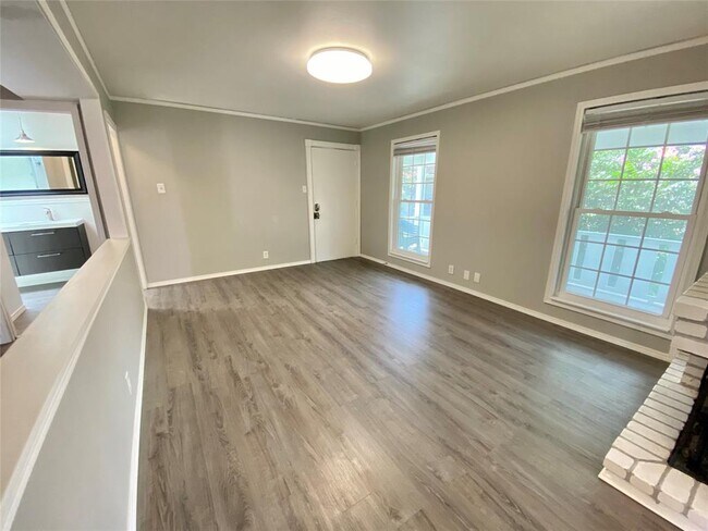 Foto del edificio - 2501 Marilee Ln