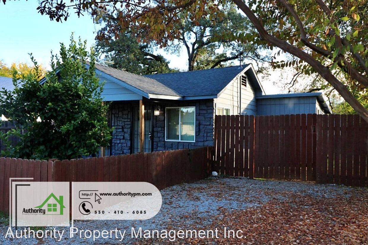 2 br, 1 bath House 4670 Meade St House Rental in Shasta Lake, CA