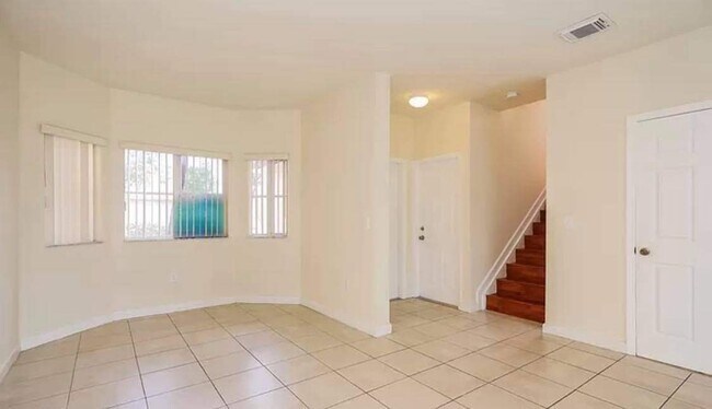 Foto del edificio - 964 NE 41st Ave