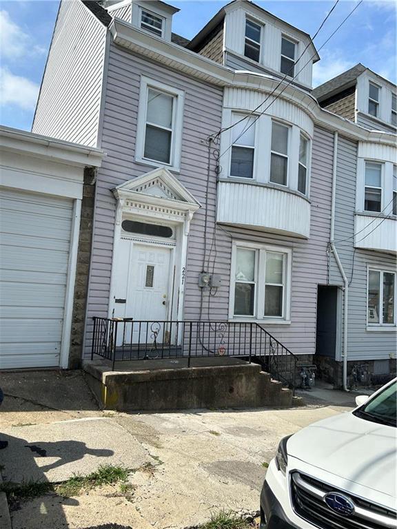 Primary Photo - 221 S 10th St