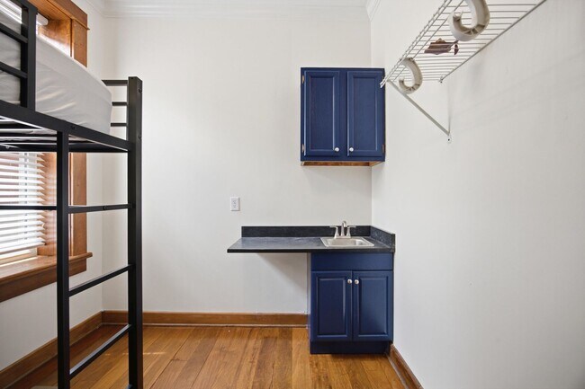 Foto del edificio - 823 McCallie Ave