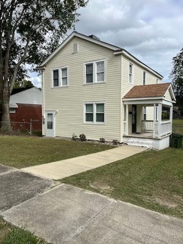 Foto principal - Nice Home, Convenient Location
