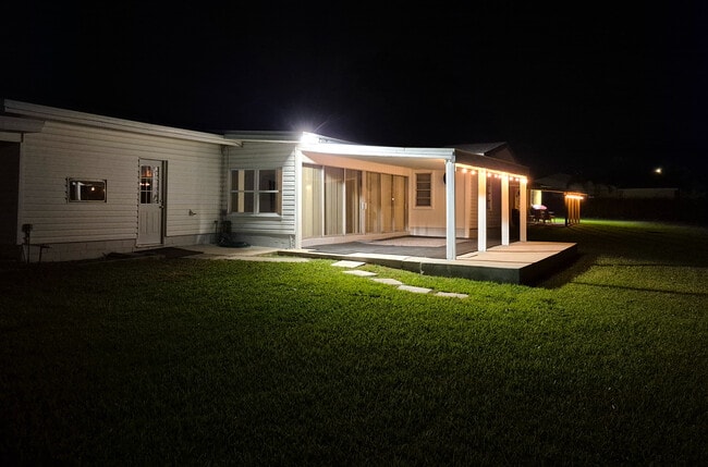 Building Photo - 233 Magellan Dr