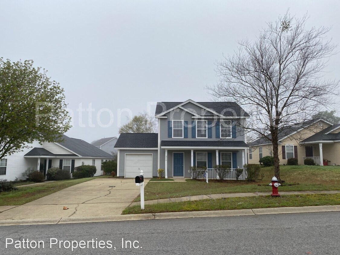 3 br, 2.5 bath House 214 Elders Pond Drive House Rental in Columbia