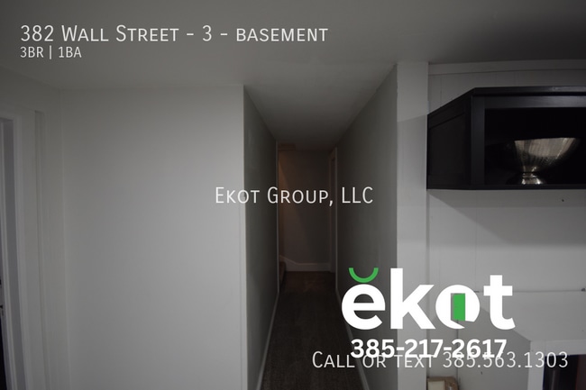 Building Photo - 382 Wall St
