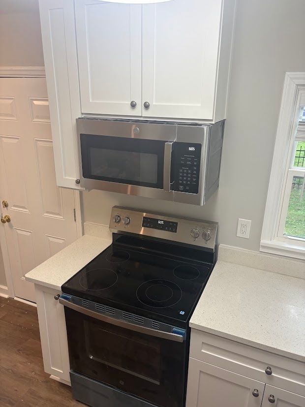 Kitchen - 212 S Turner Ave