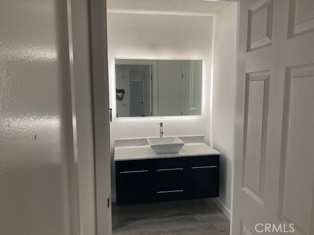 Foto del edificio - 5460 White Oak Ave