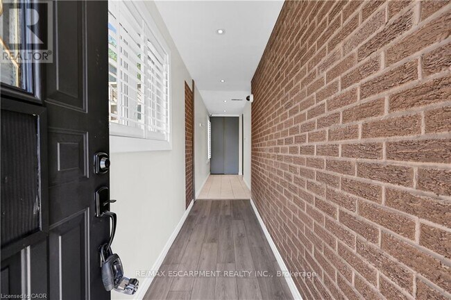 Building Photo - 3347 Hannibal Rd