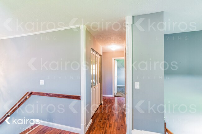 Building Photo - 1303 W Walford Dr.