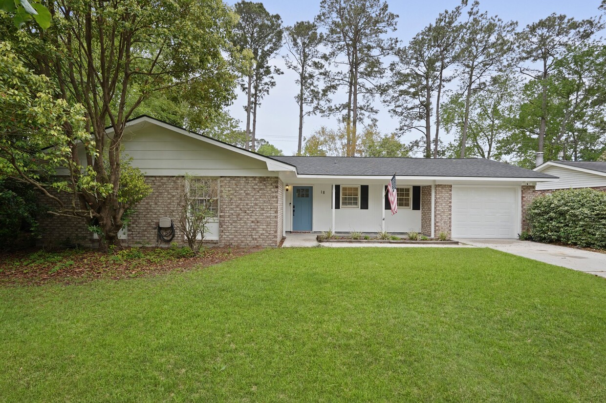Primary Photo - 18 Canterbury Cir