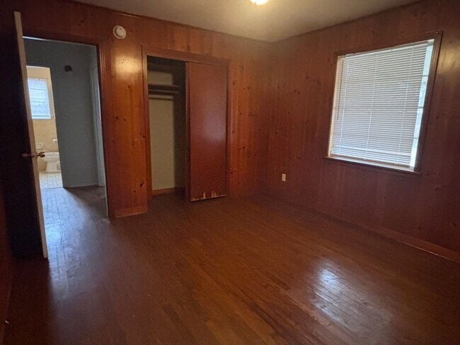 Building Photo - 1612 Maria Dr