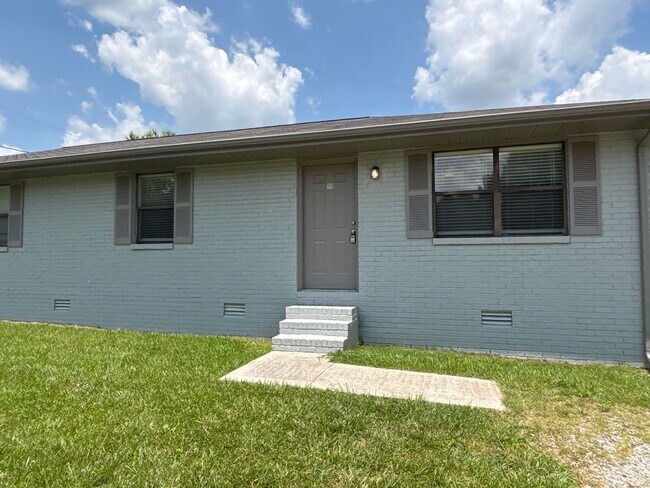 Foto del edificio - Charming 2 Bedroom Duplex in Manchester!