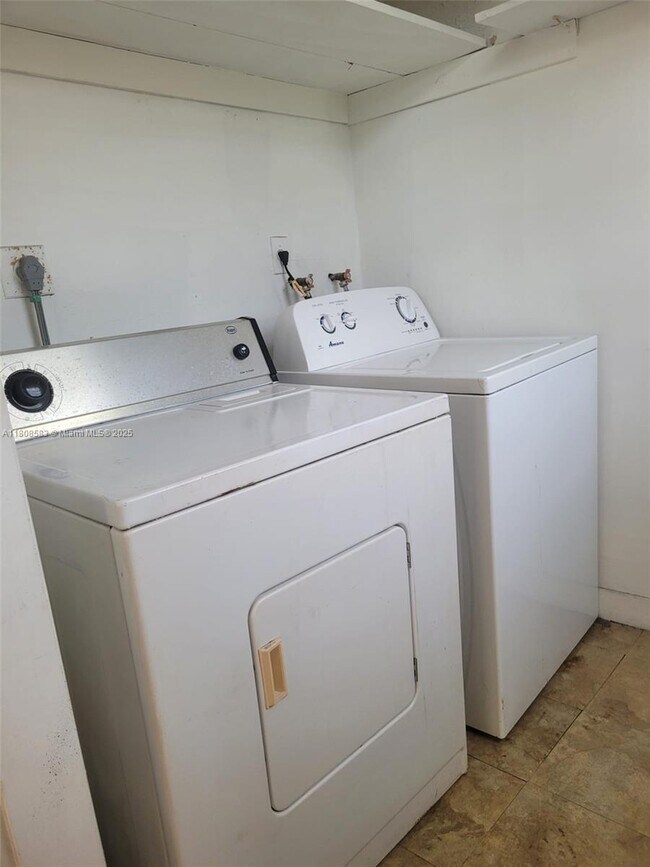 Foto del edificio - 8475 SW 137th Ave