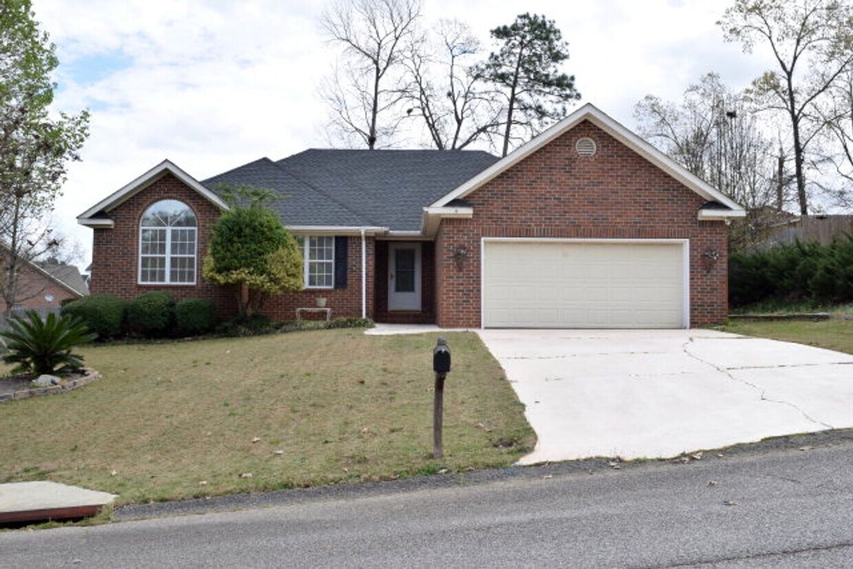Primary Photo - 3 Bedroom 2 Bath in Columbia County!