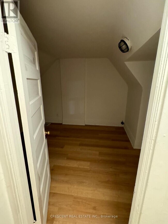 Photo du bâtiment - 1057 Davenport Rd