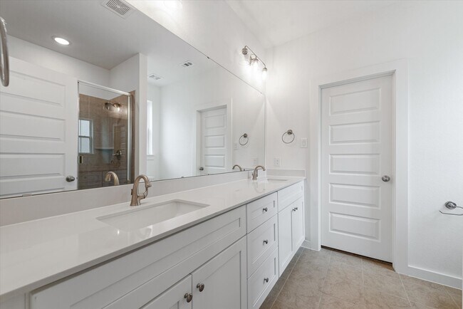 Foto del edificio - 1207 Chestnut Ct