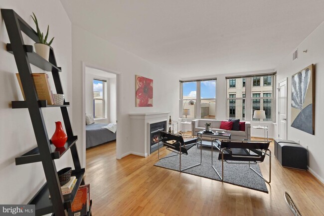 Building Photo - 715 6th St NW