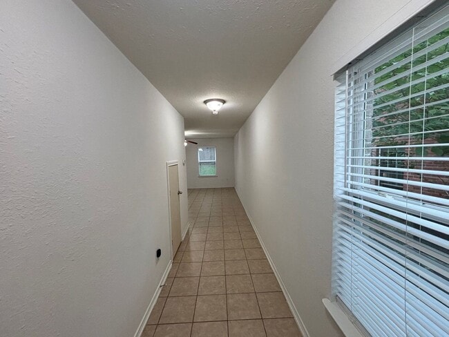 Building Photo - 909 Parkplace Ridge