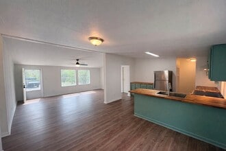 Building Photo - 3679 Rocky Glade Rd