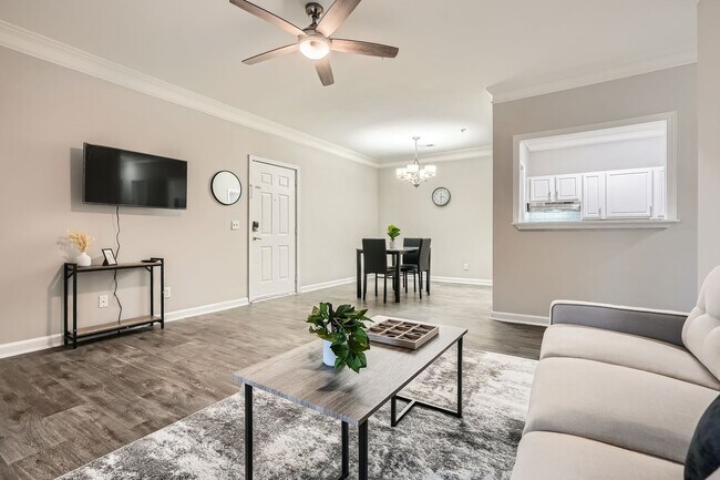 Foto del edificio - 1800 Lantern Ridge Dr