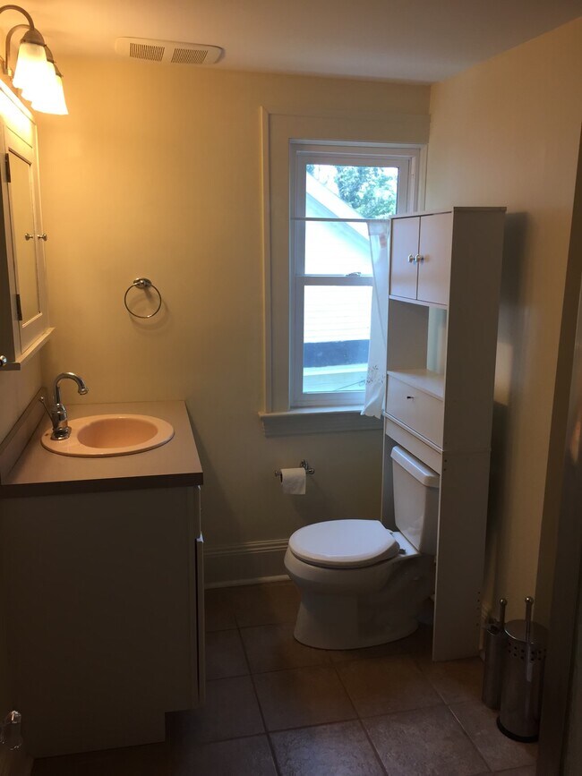 Bath w/ceramic tile & stand up shower - 2420 Overlook Rd