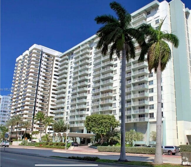 Building Photo - 5701 Collins Ave