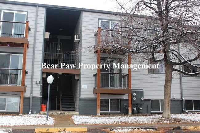 Foto del edificio - 2 bedroom condo in Golden, Convenient Location!