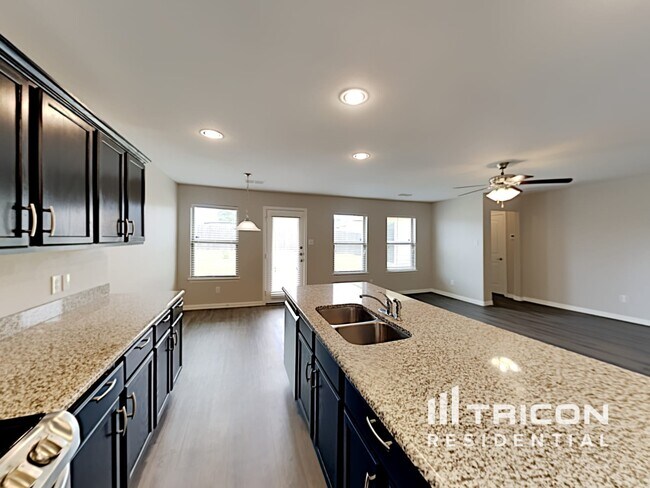 Building Photo - 1662 Pompano Beach Dr
