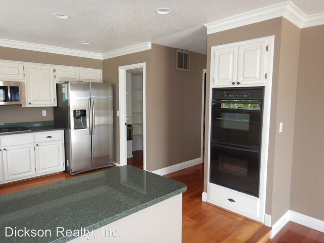 Building Photo - 3 br, 2 bath House - 3745 Brighton Way