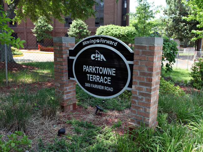 Foto del edificio - Parktowne Terrace