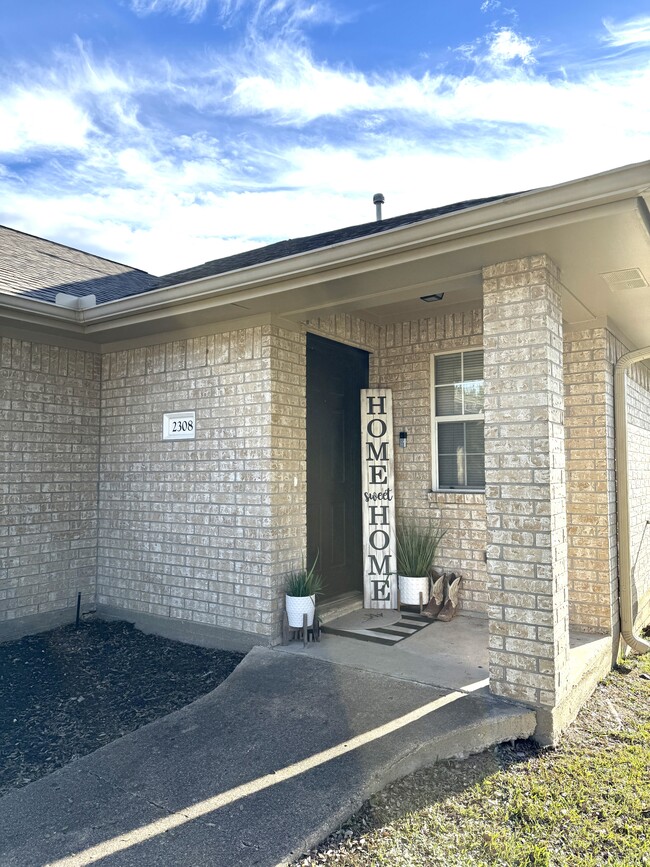 Foto del edificio - 2308 Antelope Ln