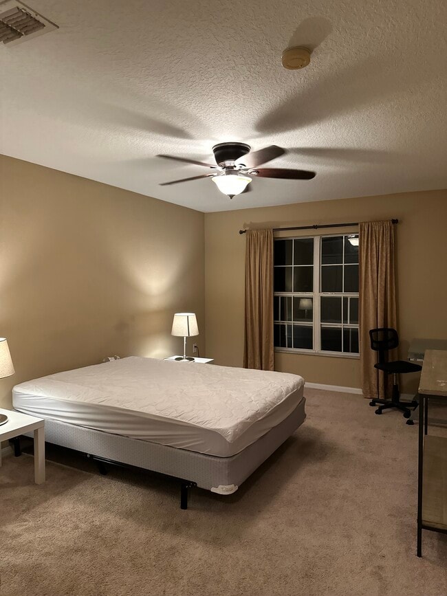 Foto del edificio - 1543 Fairview Cir