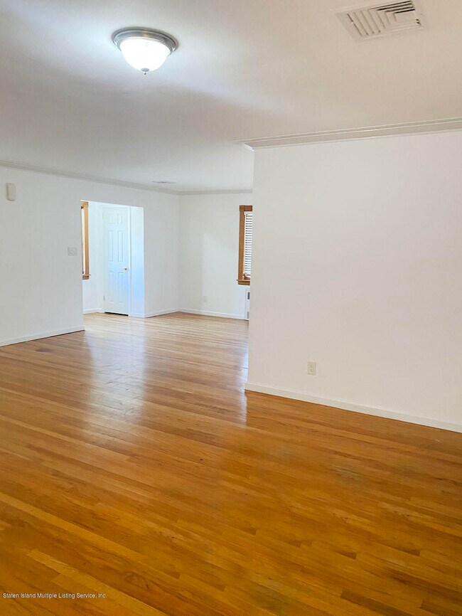 Building Photo - 800 W Fingerboard Rd