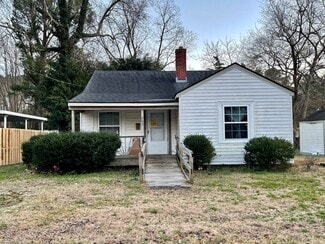 Building Photo - 203 Cromwell Ave