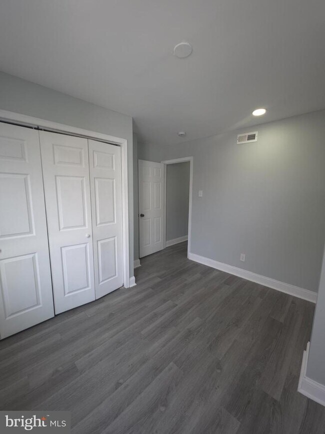 Foto del edificio - 1133 W Somerset St