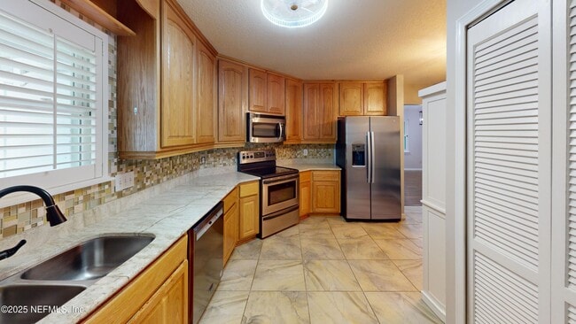 Building Photo - 2063 Wax Myrtle Ct
