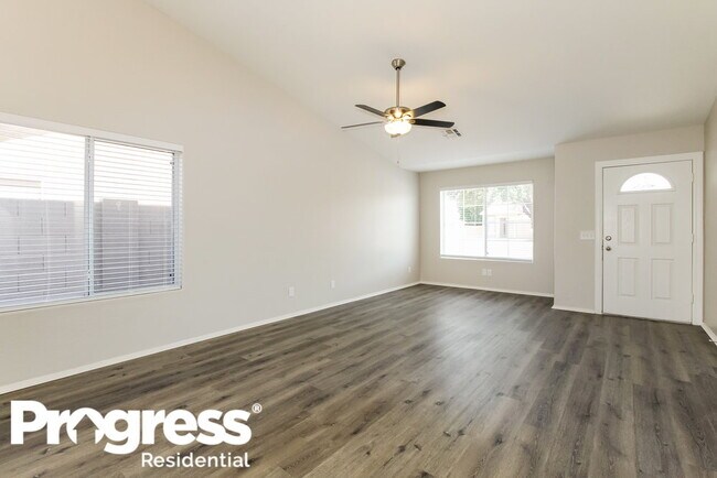 Foto del edificio - 8926 W Encanto Blvd