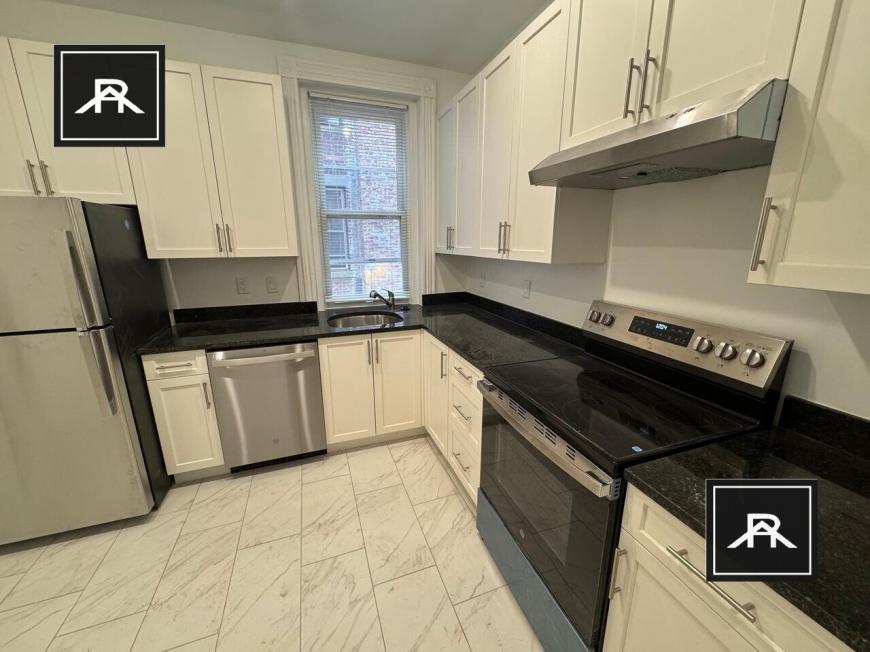 Foto principal - 1 bedroom in Brookline MA 02446