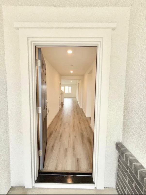 Building Photo - 2476 Cellar St